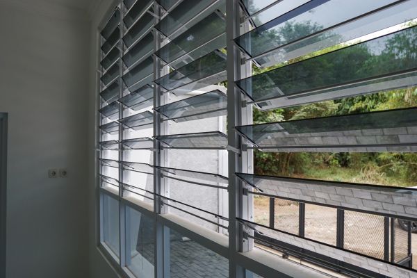 Cost of Jalousie Window Repair in White Lake